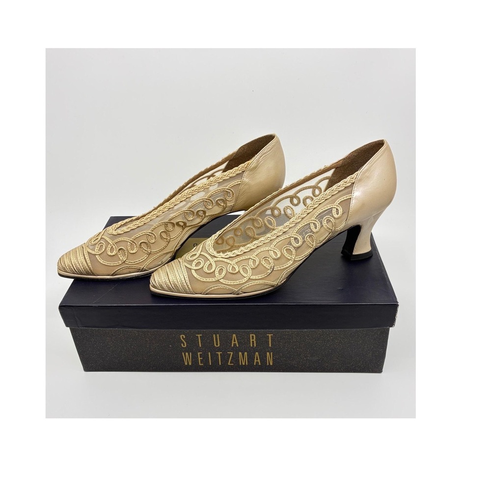 Vintage Stuart Weitzman Pumps 5.5 beige lace‎ Scroll Train kitten heels 80s Saks